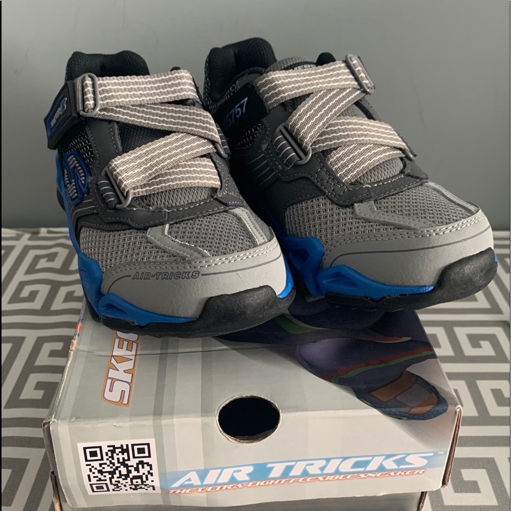 (SOLD) Boys Sketchers Fierce Flex Tennis shoes